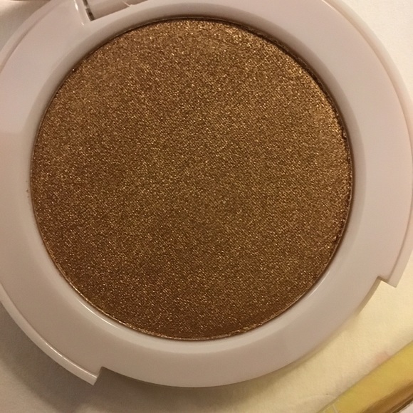 FOCAL POINT GLOW HIGHLIGHTER IN YOUR TREAT NWT - Picture 11 of 12
